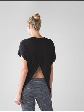 Lululemon Devout Short Sleeve Tee II
Black